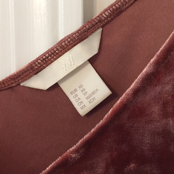 NWOT Crushed Velvet H&M Top - Picture 4 of 7